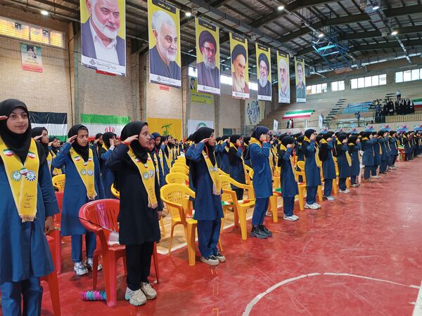 همایش بزرگ یاوران مقاومت در بیرجند 