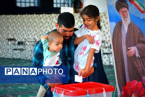 حماسه پرشور مردم نیشابور پای صندوق رأی