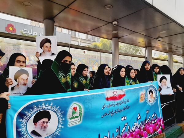 راهپیمایی روز دانش‌آموزان در ناحیه 6 مشهد 