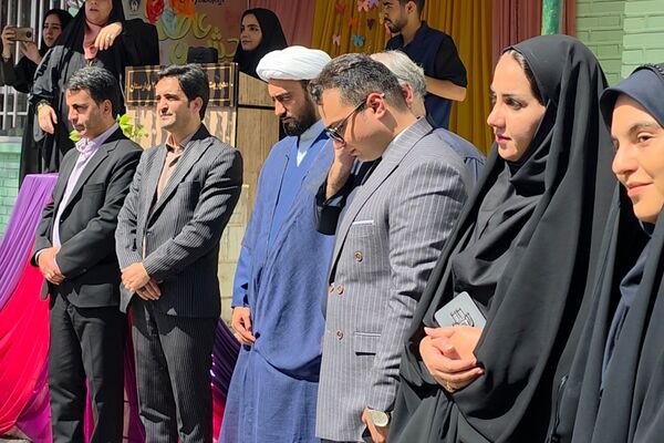 جشن عاطفه‌ها؛ لبریز از مهربانی در دبستان دخترانه قدر بهارستان ۲