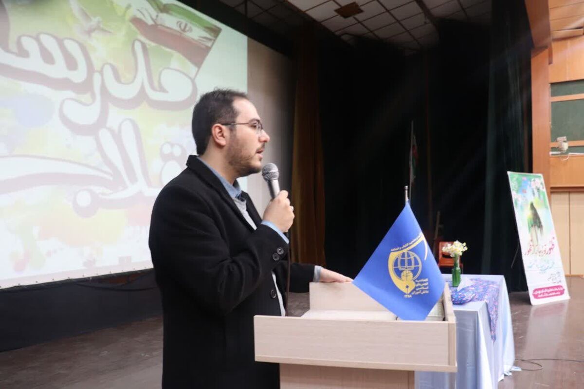 دانش‌آموزان خط مقدم جنگ روانی هستند