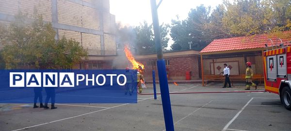 اجرای مانور زلزله با هدف مدرسه ایمن جامعه تاب آور