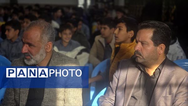 جلوه‌ای ماندگار از ارادت دانش‌آموزان بافق به شهدا