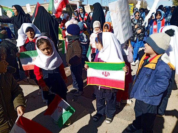 13 آبان غرور دانش‌آموزان ایرانی