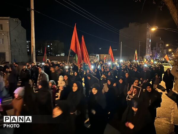 حضور پرشور مردم تویسرکان در تجمع اقتدار جلوه‌ای ماندگار از وحدت و همدلی مردمی را به نمایش گذاشت