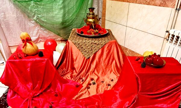 جشن یلدا در دبیرستان حضرت زینب(س) 