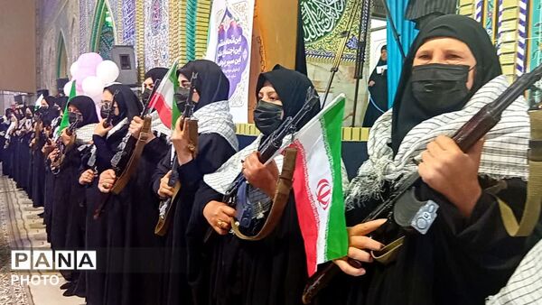 اجتماع بزرگ دختران جان فدای ایران وزنجیره دختران شقایق های دنا 
