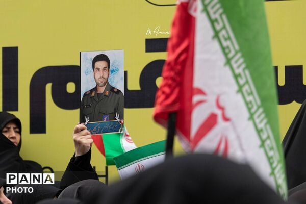 سربازان کوچک در اجتماع مردمی تبریز به خونخواهی از رهبر شهید
