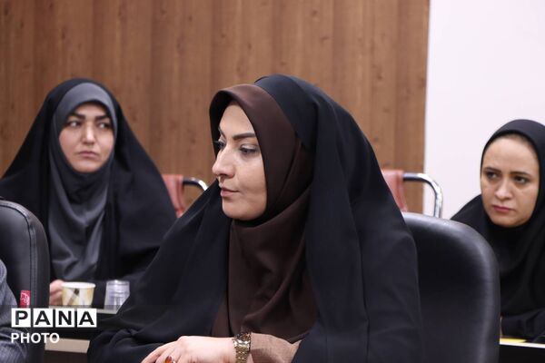 پیشگیری از آسیب‌های اجتماعی؛ محور اصلی نشست راهبردی مدیران مدارس ناحیه یک بهارستان