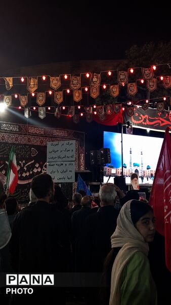 وداع باشکوه فرهنگیان، دانش‌آموزان و مردم منطقه ۱۷ با رهبر شهید ایران