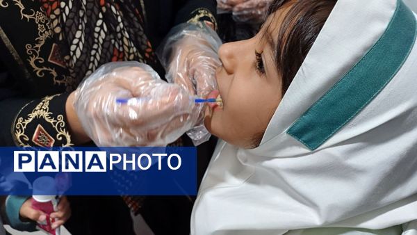 اجرای طرح وارنیش فلوراید در دبستان لطیفه 