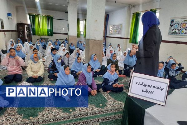 جشن پیروزی انقلاب اسلامی در مدارس منطقه کهریزک 