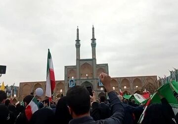 بوی انقلاب در میدان امیرچخماق یزد پیچید