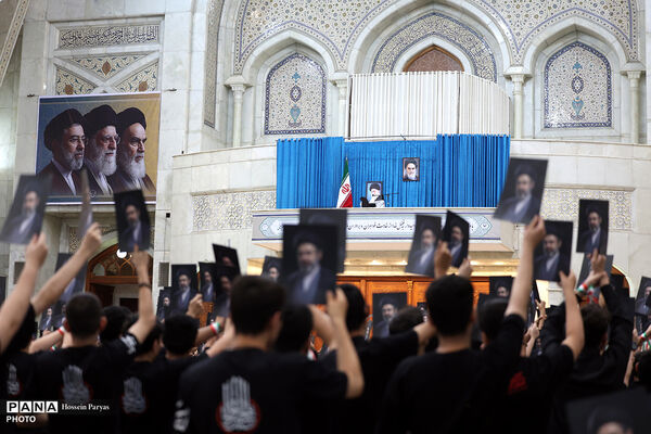 برگزاری همایش بزرگ جمع‌خوانی دانش‌آموزان با اجرای سرود و نوحه حماسی «باید برخاست»