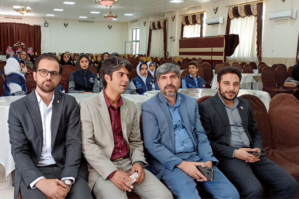 مراسم تجلیل وتقدیر از دانش‌آموز خبرنگاران پانا آباده توسط رئیس سازمان دانش‌آموزی استان فارس