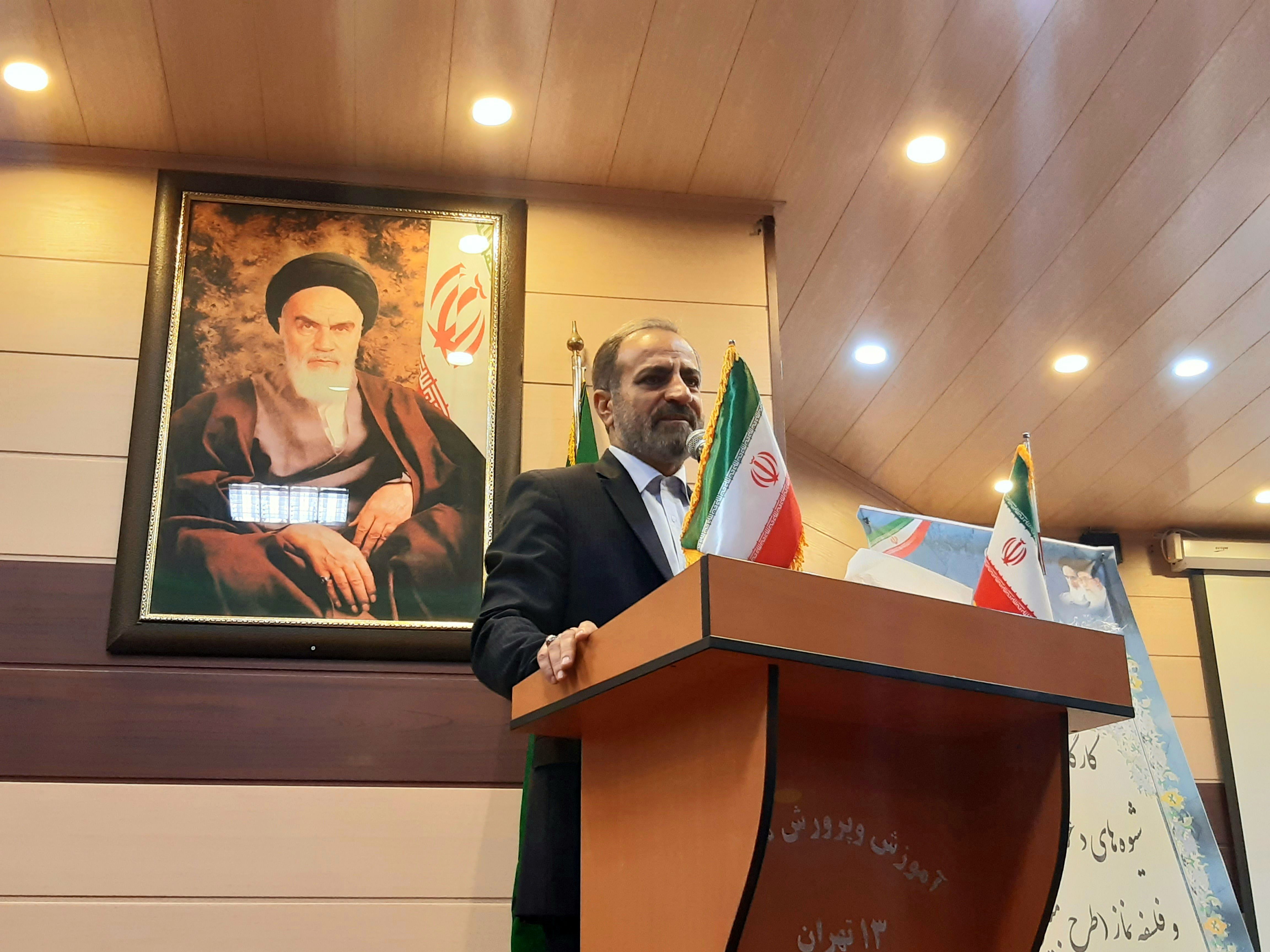 ضرورت درک فلسفه نماز و گفتمان‌سازی پیرامون آن از مأموریت‌های مهم مدیران مدارس است