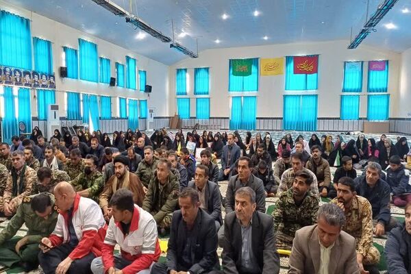 حضور پرشور دانش‌آموزان و فرهنگیان بخش دیشموک در گرامیداشت یوم‌الله 9 دی