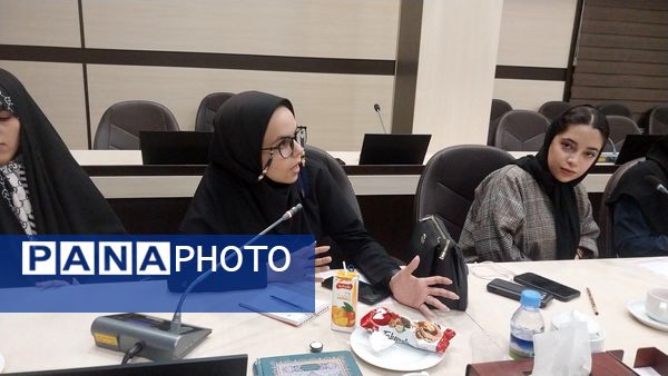 کارگروه دختران نواجوان و جوان مشهد با مشاور معاون رئیس جمهور در امور زنان وخانواده 
