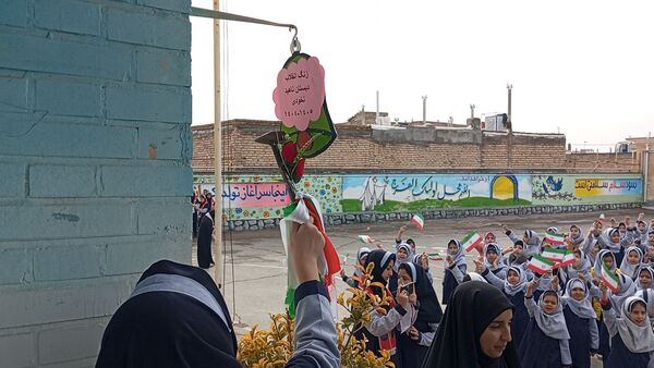 مراسم سالگرد و ورود امام خمینی(ره)و روز جهانی حجاب در دبستان ناهید نخودی 