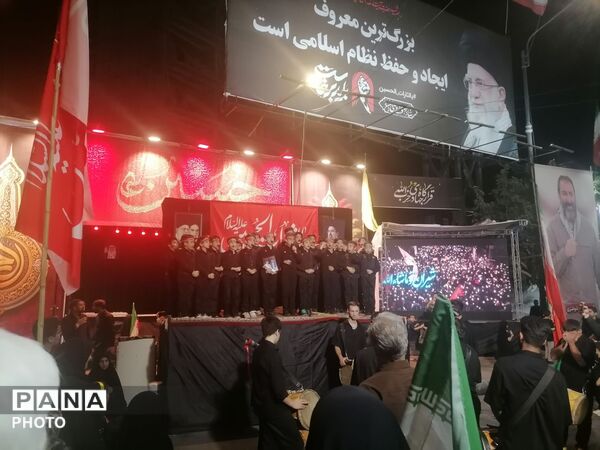 اجتماع دانش آموزان ناحیه سه در میدان احمدآباد