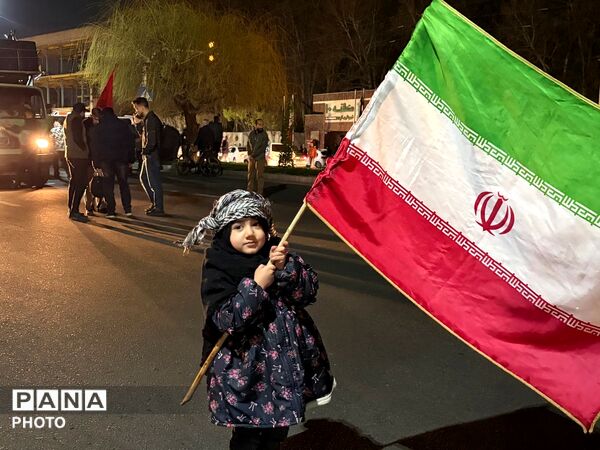 حضور مردم همیشه در صحنه کرج 