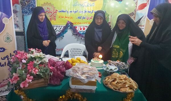 جشن روز پرستار در امامزاده سید حمزه(ع) قائمشهر