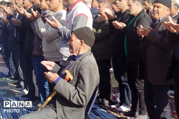 نماز عید فطر در مصلای شهر بهمن