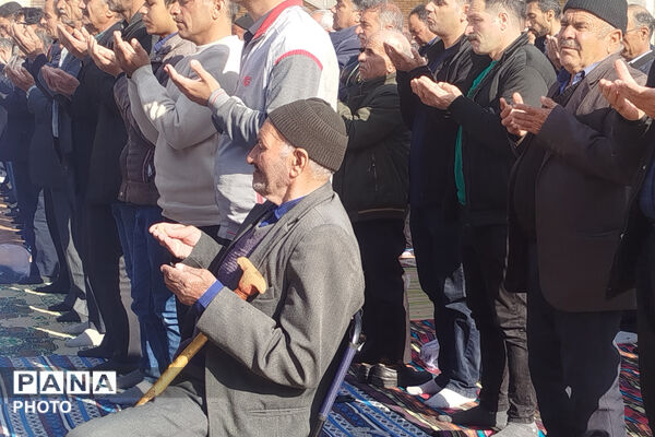 نماز عید فطر در مصلای شهر بهمن