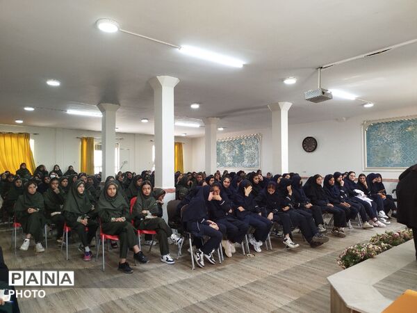 جلسه گفتمان دینی در دبیرستان نمونه وکیلی ۱۰