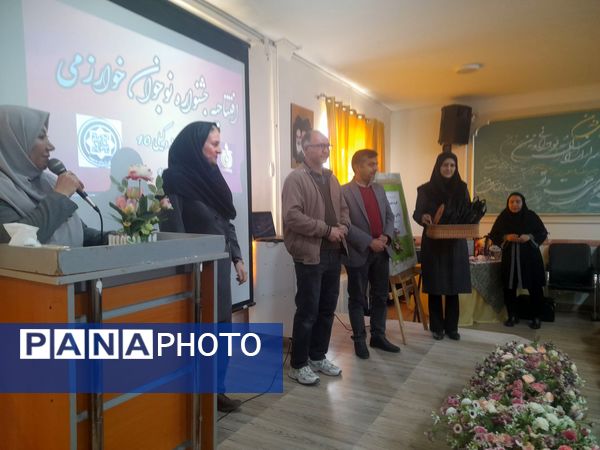 افتتاحیه جشنواره نوجوان خوارزمی در دبیرستان نمونه وکیلی۱۰ 
