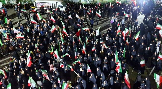 ما به آرمان های انقلاب وفادار هستیم