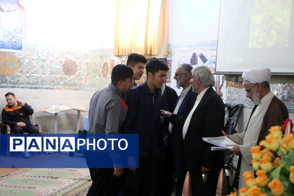 تجلیل از برترین‌های جشنواره پروژه خلاقیت در هنرستان ثامن الائمه قم