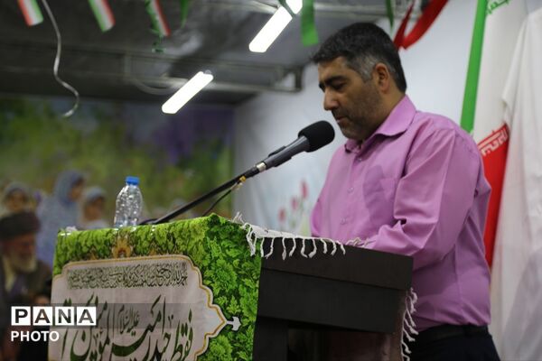 جلوه‌گری ارادت حیدری غدیرخم در غرفه آموزش و پرورش تبریز