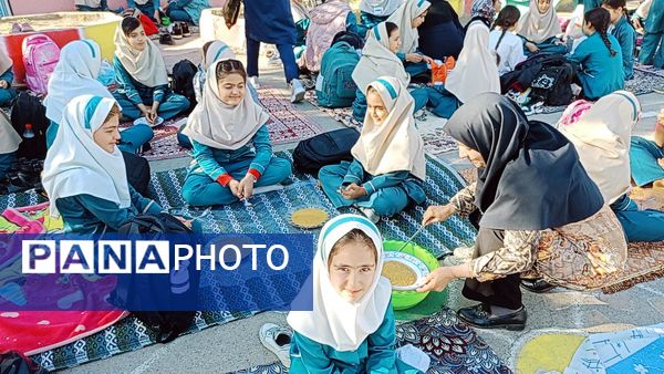 روزی شاد در دبستان سمیه کاشمر 