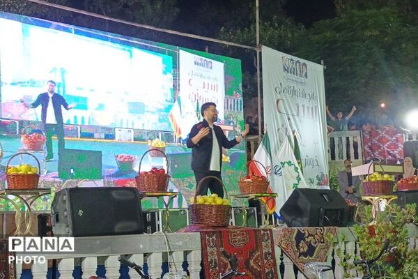 اولین جشنواره سیب در شیروان