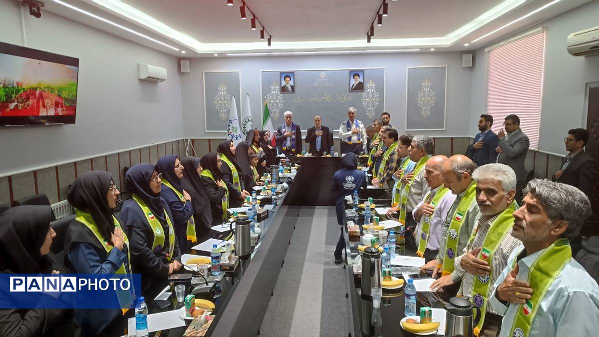 نشست هم‌اندیشی پیشکسوتان سازمان دانش‌آموزی استان کرمانشاه