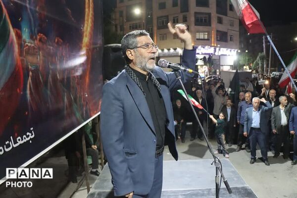 تجمع مردم غیور باقرشهر در شب ولادت امام امام رضا (ع)