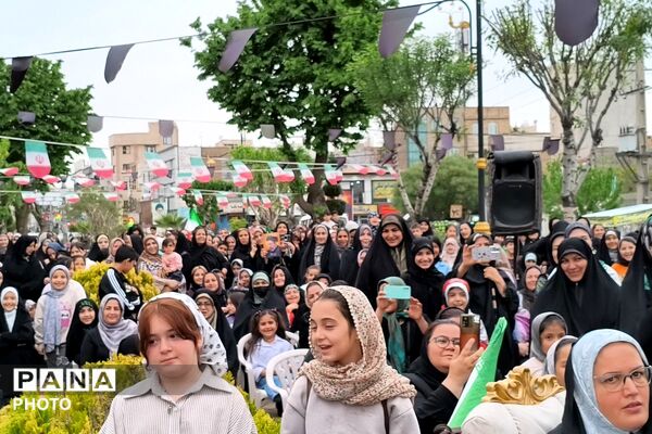 همایش مادر و دختری جان فدا در بهارستان دو