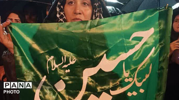 عشق به وطن هوای بارانی و غیره رانمی شناسد، میدان امام خمینی (ره) شهرستان کوهدشت