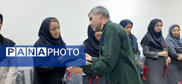 آیین نمادین «سپاس معلم »در ناحیه یک شهرکرد 