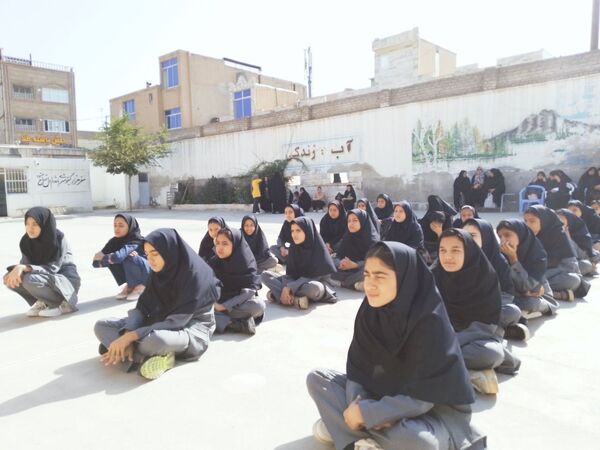 برگزاری جشن جوانه ها در دبیرستان دخترانه رفعت
