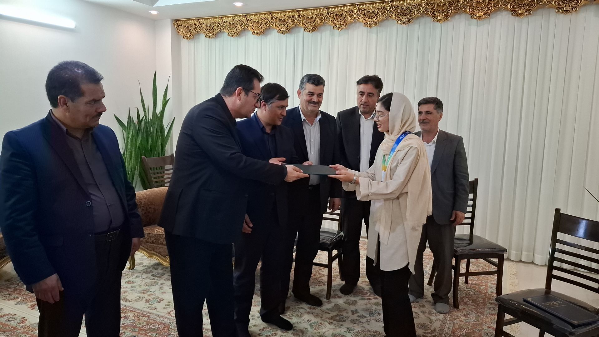 تقدیر مدیرکل آموزش و پرورش خراسان شمالی از دانش‌آموز شیروانی دارنده مدال برنز المپیاد جهانی علوم زمین