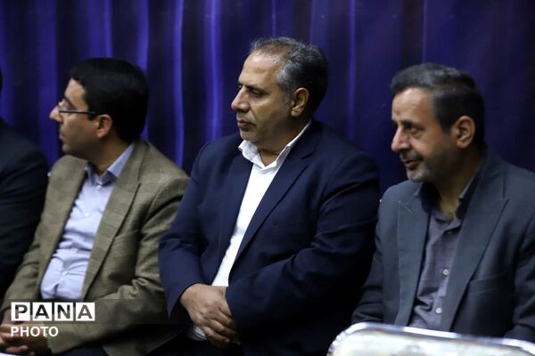 حضور مدیرکل آموزش و پرورش آذربایجان شرقی در هشتادوهشتمین تجمع شبانه‌روزی میدان ساعت