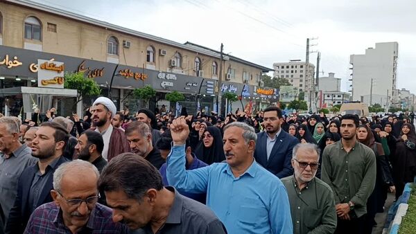 مردم محمودآباد به استقبال شهید سرافراز سعید محمودی رفتند