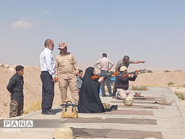 کارمندان و خدمتگزارانی که برای یک روز، سربازان بی‌ ادعا شدند