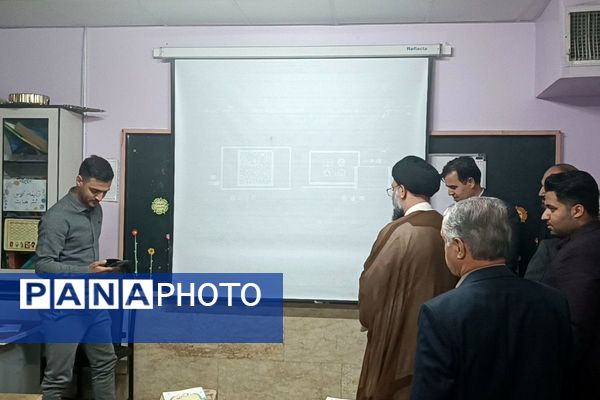 نصب و راه‌اندازی سیستم هوشمند وایرلس در دبستان علامه طباطبایی پیشوا با حضور مسئولان و امام‌جمعه