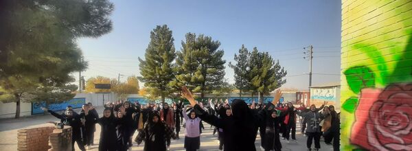 صبحگاه دبیرستان دخترانه دوره اول پروین اعتصامی  روستای انداد