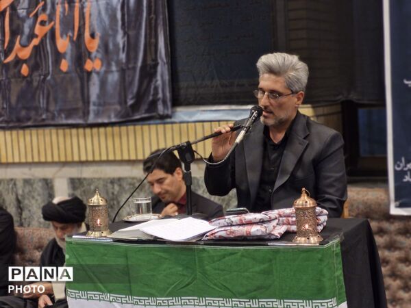 محفل انس با قرآن به یاد رهبر شهید در گلوگاه 