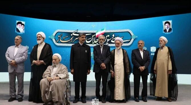 سی‌وسومین اجلاس سراسری نماز در تالار قدس حرم مطهر رضوی 