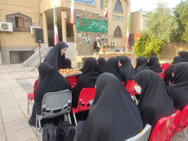جلوه‌هایی از برگزاری یادواره شهدا در پردیس خواهران دانشگاه فرهنگیان قم